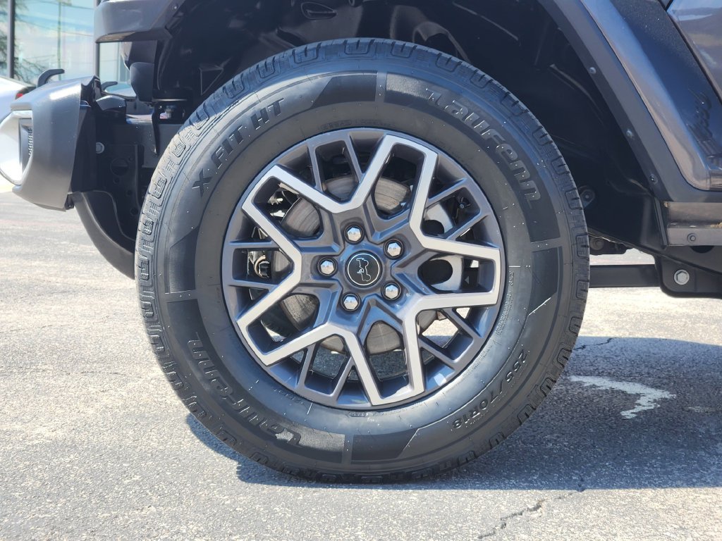 Used 2025 Jeep Wrangler Unlimited Sahara AWD/4WD image 10