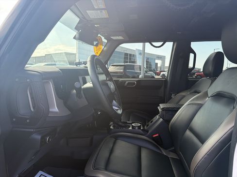 Certified 2025 Ford Bronco Outer Banks w/ Sasquatch Package AWD/4WD image 10
