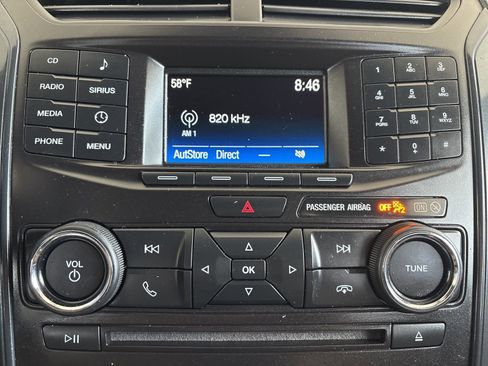 Used 2017 Ford Explorer XLT image 27