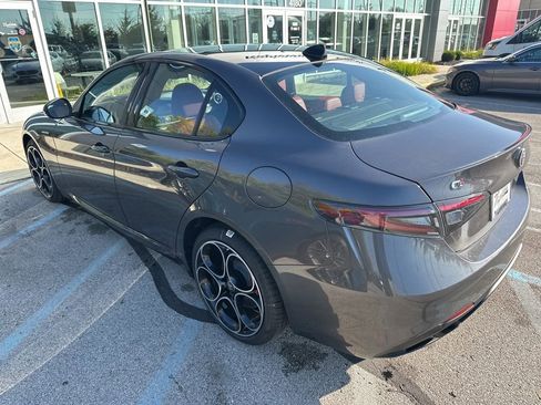 Used 2025 Alfa Romeo Giulia AWD image 6