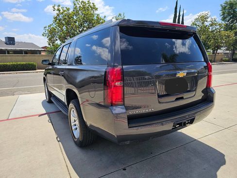 Used 2016 Chevrolet Suburban LS RWD image 7