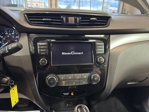 Used 2022 Nissan Rogue Sport S AWD/4WD image 17