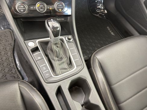 Used 2023 Volkswagen Jetta SE FWD image 19