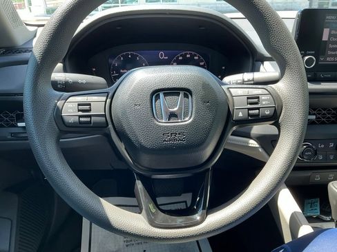 Certified 2025 Honda Accord SE image 30