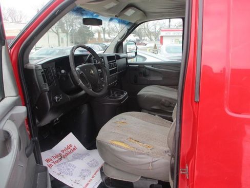 Used 2011 Chevrolet Express 1500 RWD image 9