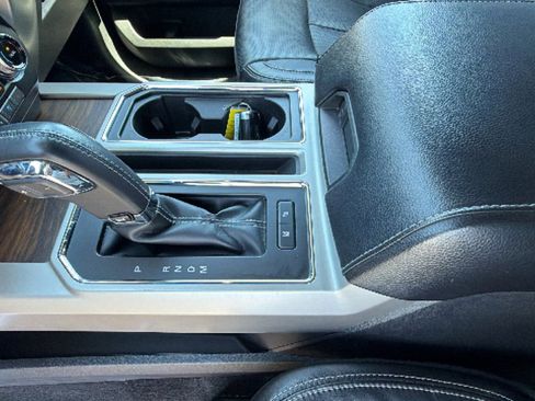 Used 2018 Ford F150 Lariat w/ Equipment Group 502A Luxury AWD/4WD image 13