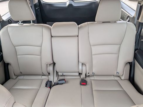 Used 2018 Honda Pilot Touring image 13