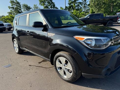 Used 2014 Kia Soul FWD image 12