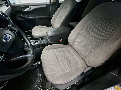 Used 2020 Ford Escape SE FWD image 10