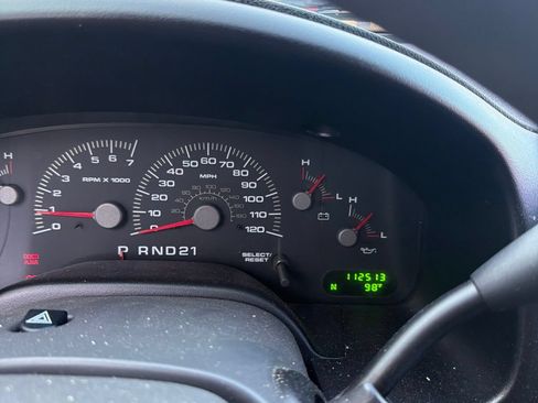 Used 2003 Ford Expedition XLT RWD image 4