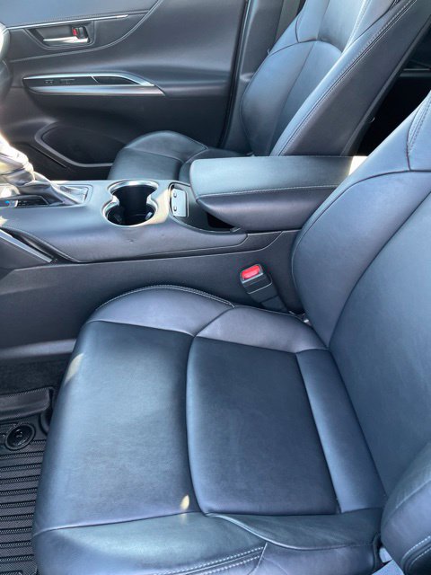 Used 2023 Toyota Venza XLE AWD/4WD image 6