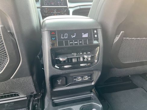 Used 2023 Jeep Grand Cherokee L Laredo AWD/4WD image 36