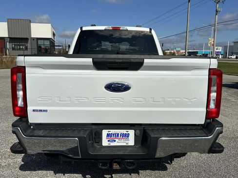 Used 2024 Ford F250 XLT image 3