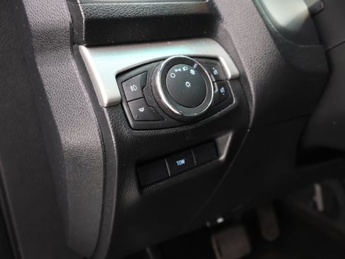Used 2017 Ford Explorer XLT w/ XLT Appearance Package AWD/4WD image 42