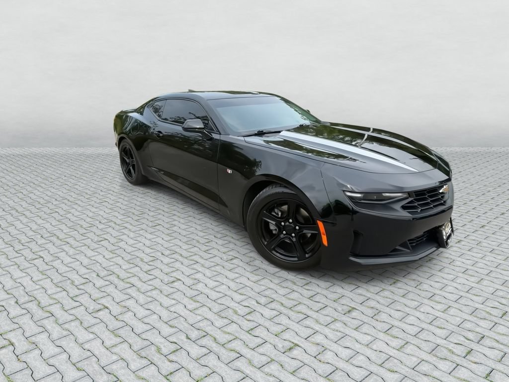 Used 2023 Chevrolet Camaro LT w/ Technology Package RWD image 2