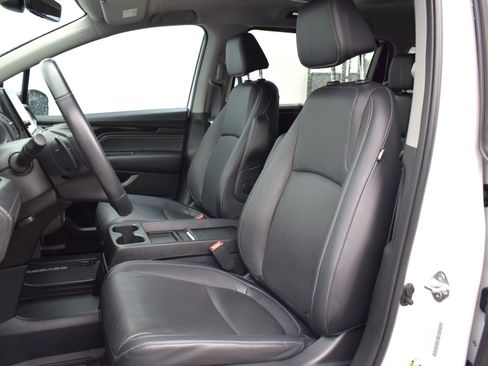 Used 2023 Honda Odyssey Touring image 11