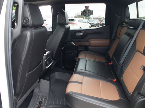 Used 2021 Chevrolet Silverado 1500 High Country image 15