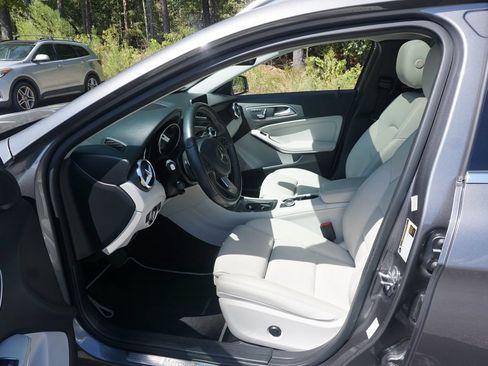 Used 2018 Mercedes-Benz GLA 250 image 2
