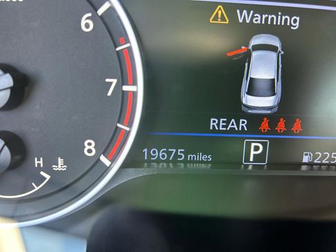 Used 2025 Nissan Altima 2.5 SV image 17