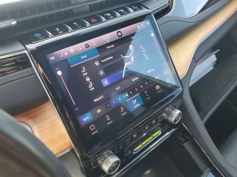 Certified 2022 Jeep Grand Cherokee Summit AWD/4WD image 18