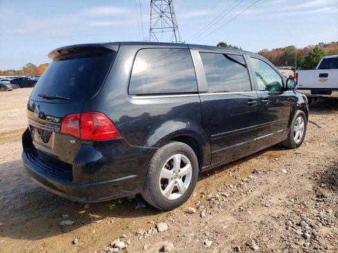 Used 2010 Volkswagen Routan SE FWD image 6