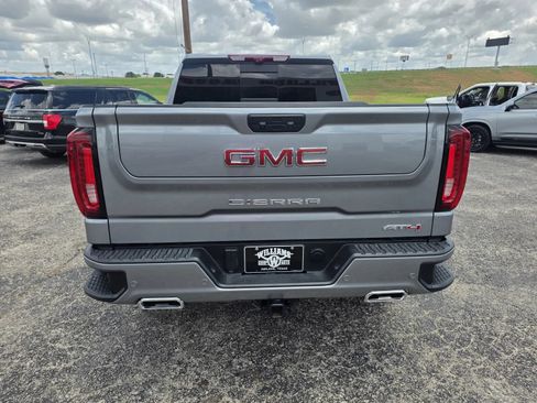Used 2025 GMC Sierra 1500 AT4 w/ Technology Package AWD/4WD image 6