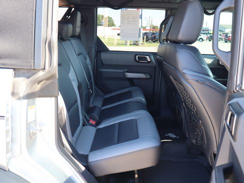 Used 2022 Ford Bronco Black Diamond AWD/4WD image 11