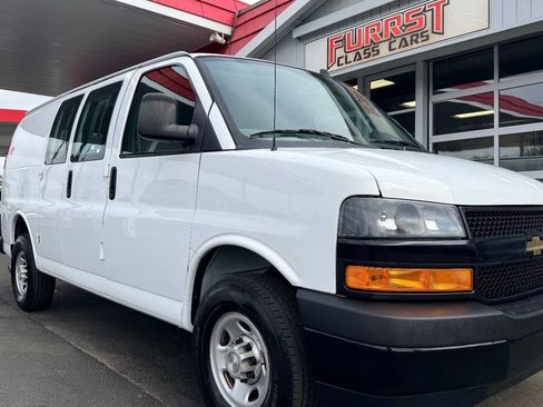 Used 2022 Chevrolet Express 2500 w/ Driver Convenience Package image 13