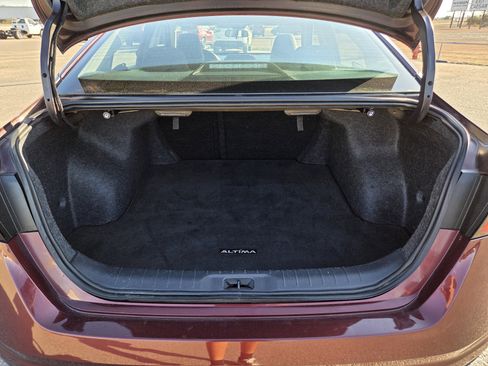 Used 2025 Nissan Altima 2.5 SV image 24