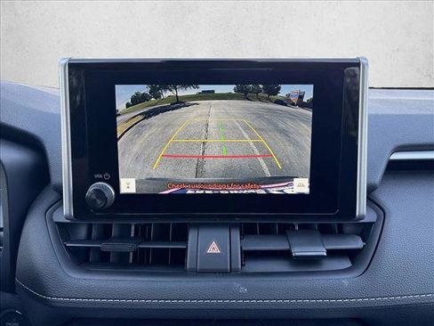 Used 2025 Toyota RAV4 XLE FWD image 13