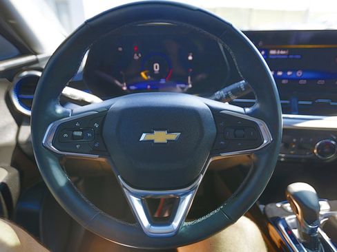 Used 2024 Chevrolet Trax LT w/ Driver Confidence Package FWD image 6
