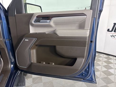 Used 2022 GMC Sierra 1500 SLT w/ SLT Convenience Package image 29