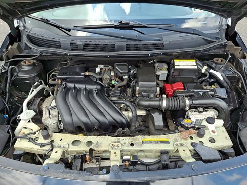 Used 2014 Nissan Versa SV FWD image 28