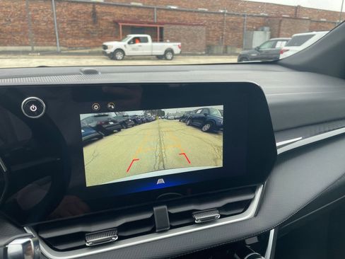 Used 2025 Chevrolet Equinox LT image 23