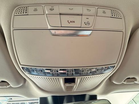 Used 2022 Mercedes-Benz GLC 300 4MATIC w/ Premium Package Lite image 35