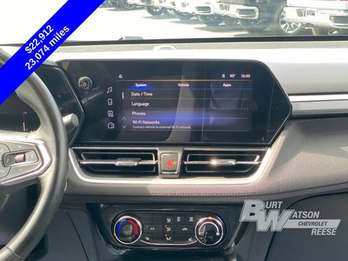 Used 2025 Chevrolet TrailBlazer LT w/ LT Cold Weather Package AWD/4WD image 21