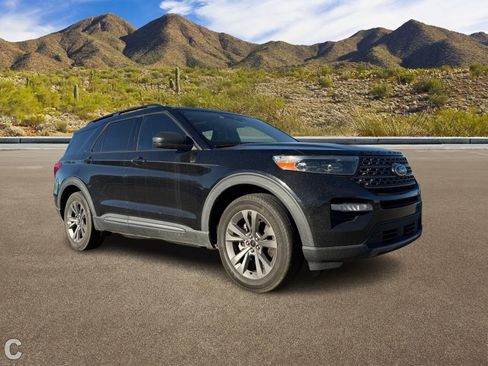 Used 2021 Ford Explorer XLT w/ Equipment Group 202A image 5