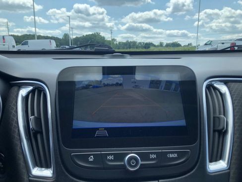 Used 2019 Chevrolet Malibu LT FWD image 25