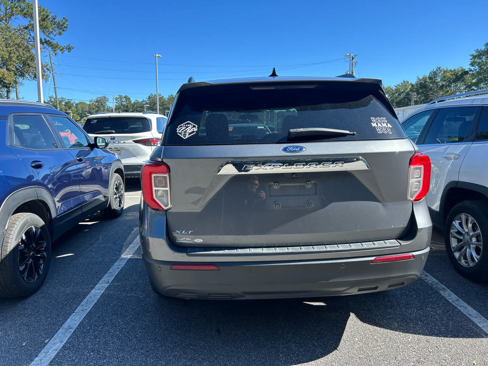 Used 2022 Ford Explorer XLT RWD image 3