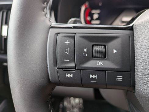 New 2026 Nissan Pathfinder SL FWD image 16