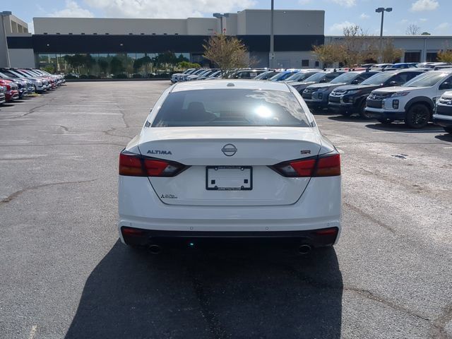 Used 2024 Nissan Altima 2.5 SR w/ SR Premium Package FWD image 7