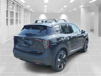 New 2025 Nissan Kicks SR