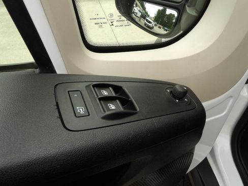 Used 2021 RAM ProMaster 2500 image 9