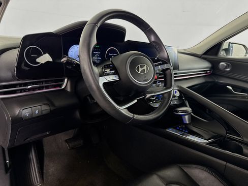 Used 2024 Hyundai Elantra Limited FWD image 21