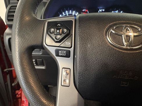 Used 2017 Toyota 4Runner SR5 AWD/4WD image 17