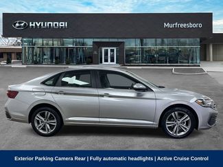 Used 2024 Volkswagen Jetta SE FWD video 4