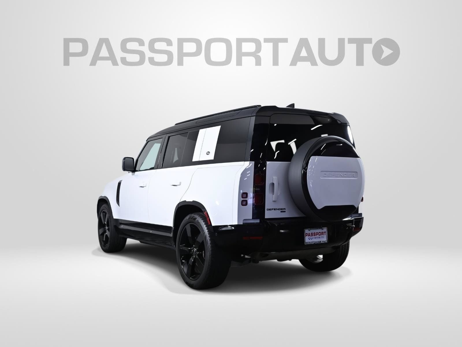 Used 2022 Land Rover Defender 110 X-Dynamic HSE AWD/4WD image 4