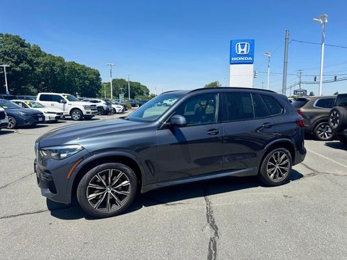 Used 2022 BMW X5 xDrive40i w/ M Sport Package AWD/4WD image 1
