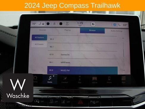 Used 2024 Jeep Compass Trailhawk w/ Trailhawk Elite Group image 45