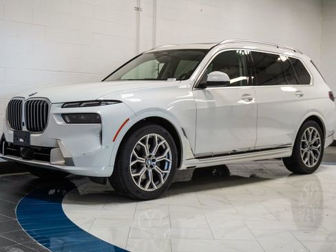 Used 2024 BMW X7 xDrive40i image 4